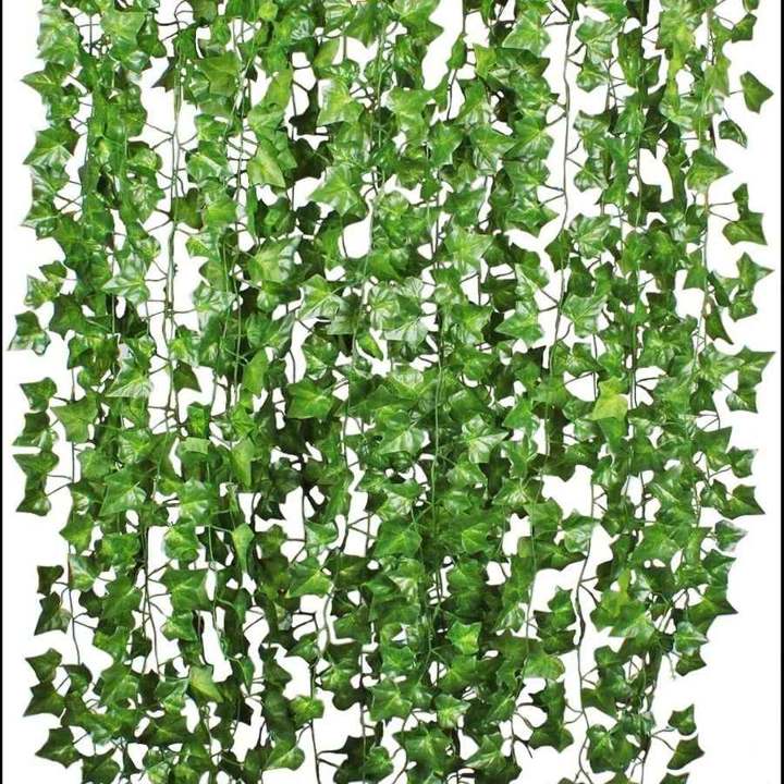 Artificial ivy garland for a seasonal hanging display